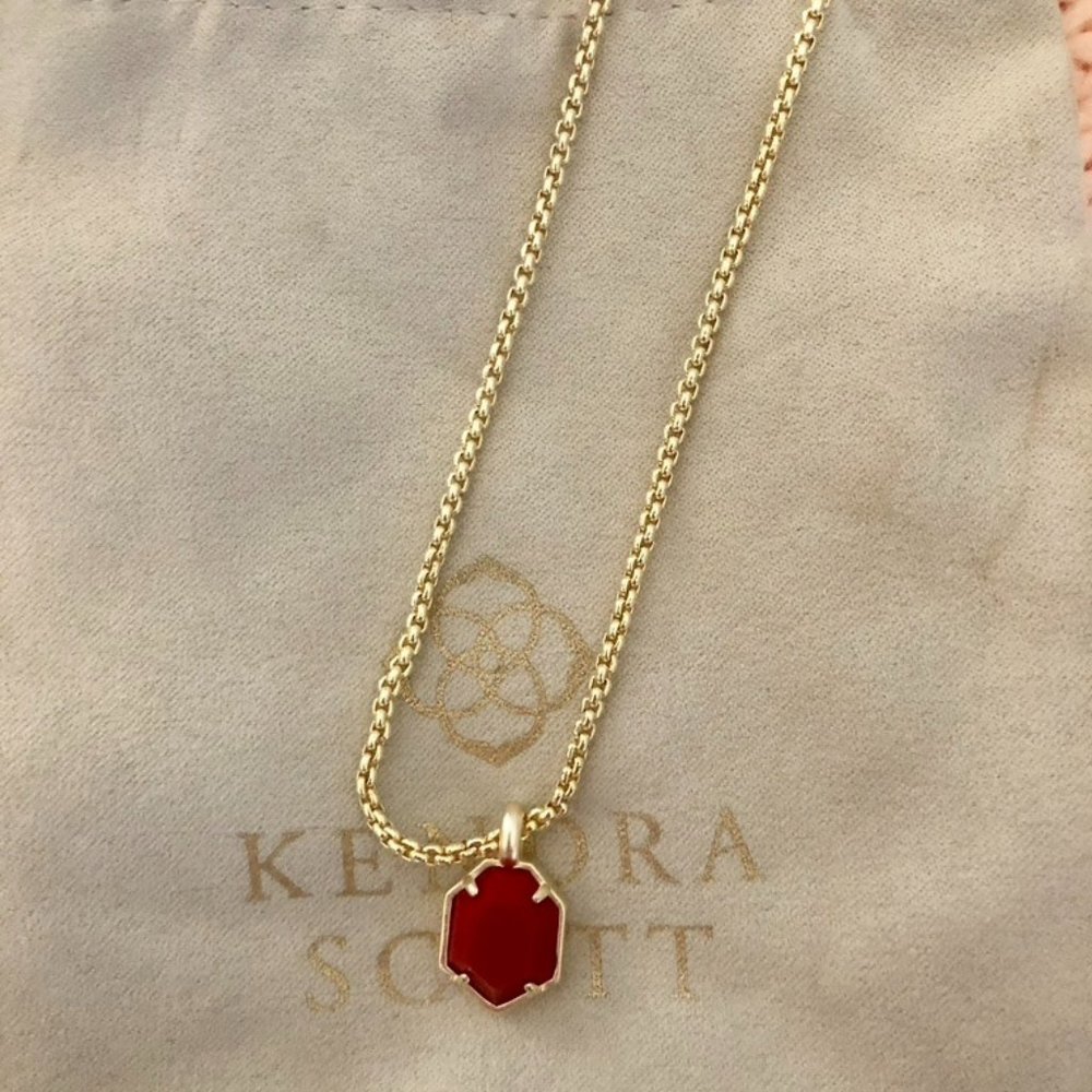 KENDRA SCOTT Long Red and Gold Pendant Necklace